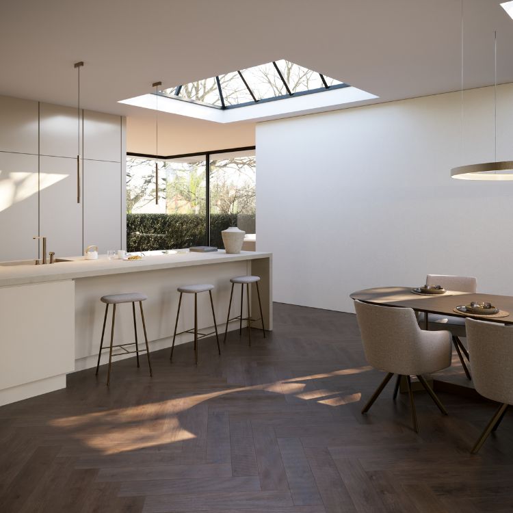 Keuken met moderne uitstraling dankzij Belakos Monastro visgraat XL 90 rigid click vloer in donker eiken