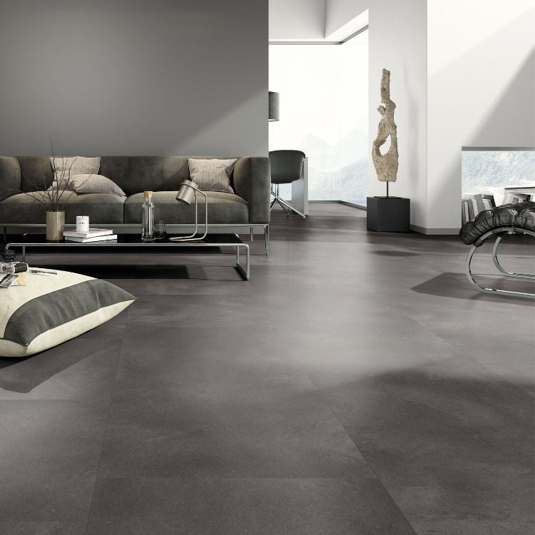 Woonkamer met Moderne uitstraling dankzij Belakos Touchstone 20 vloer in Donker grijs