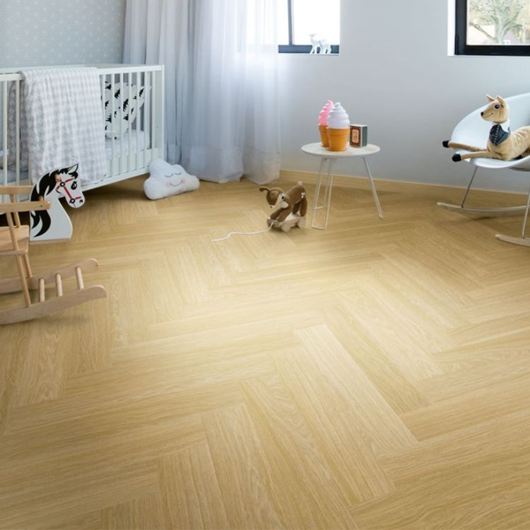 Slaapkamer met lichte uitstraling dankzij Quick Step Eik medium Naturel vloer in naturel eiken