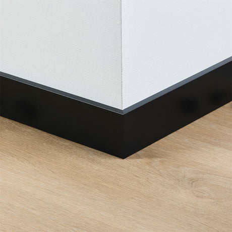 GOAT plint - Gelakt zwart 9005 S - lijstwerk - 240 cm