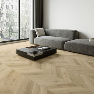 Woonkamer met moderne uitstraling dankzij Gelasta Vario Special Hongaarse Punt Prestige Oak Smoked Light vloer in eiken licht smoked